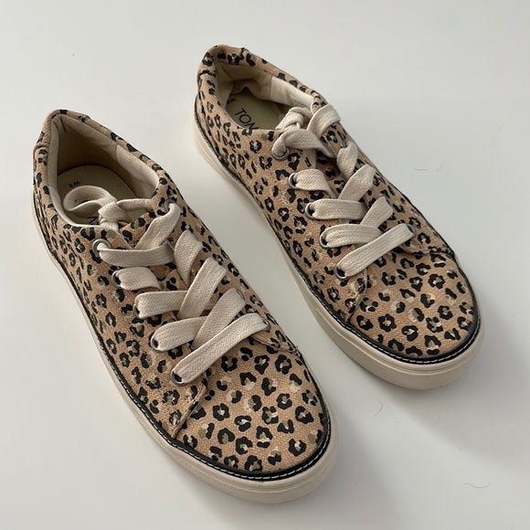 Toms | Womens | Alex Cheetah Lace Up  Brown Sneakers Shoes | Size 8 | S-8 - Picture 1 of 6